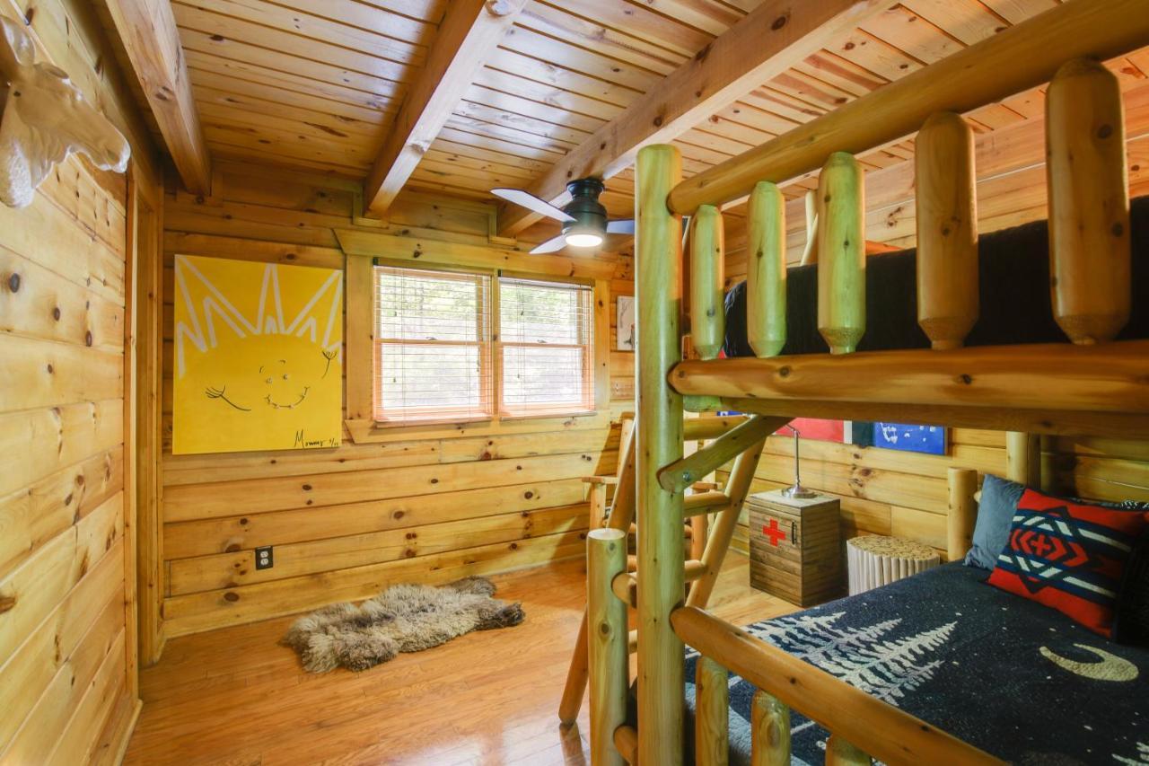 Gatlinburg Family Cabin With Private Hot Tub And Deck! Villa Екстериор снимка